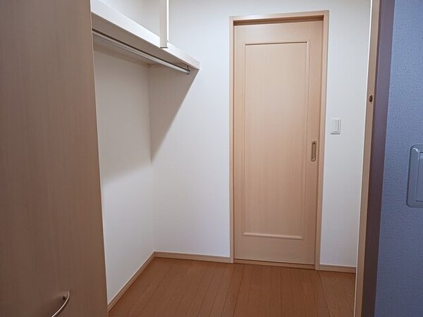 収納(便利な収納スペースです)