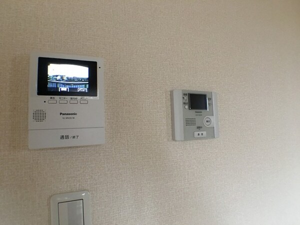 オートロックと録画機能付カラーモニターインターホン