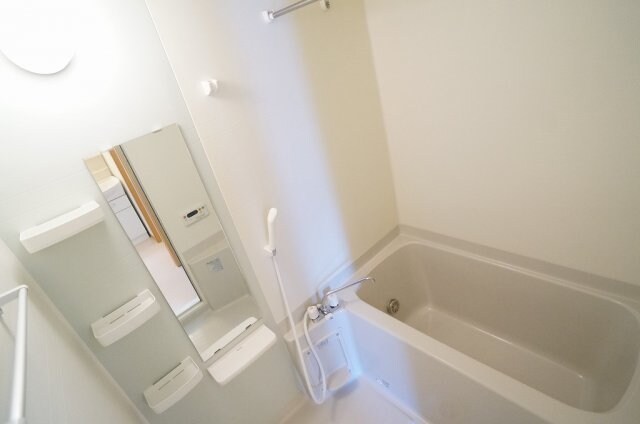 物件内観写真13　(ゆったり過ごせるお風呂です)