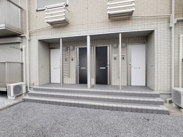 物件外観写真3　(エントランス)