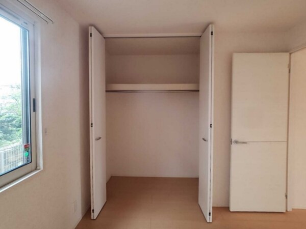 洋室(洋室・収納)