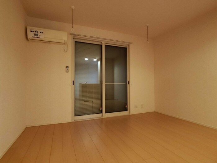 物件内観写真14　(シャッター雨戸)