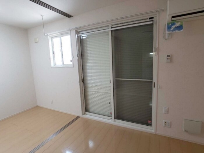 物件内観写真15　(シャッター雨戸)