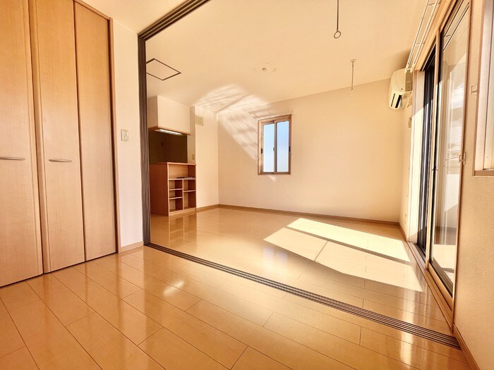 物件外観写真2　(ＬＤＫ（別角度）)