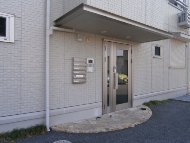 物件外観写真4　(エントランス)