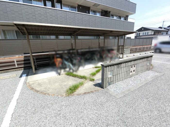 物件内観写真14　(駐輪場)