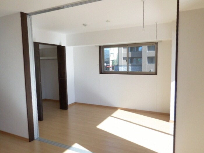 物件内観写真8　(洋室)