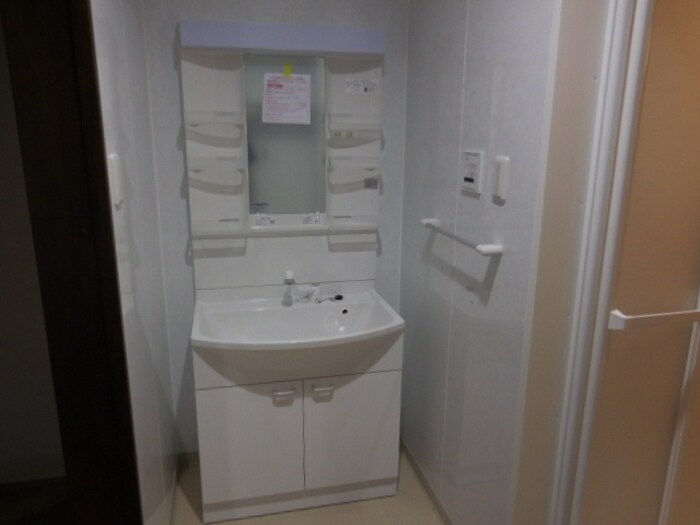 物件内観写真9　(洗面所)