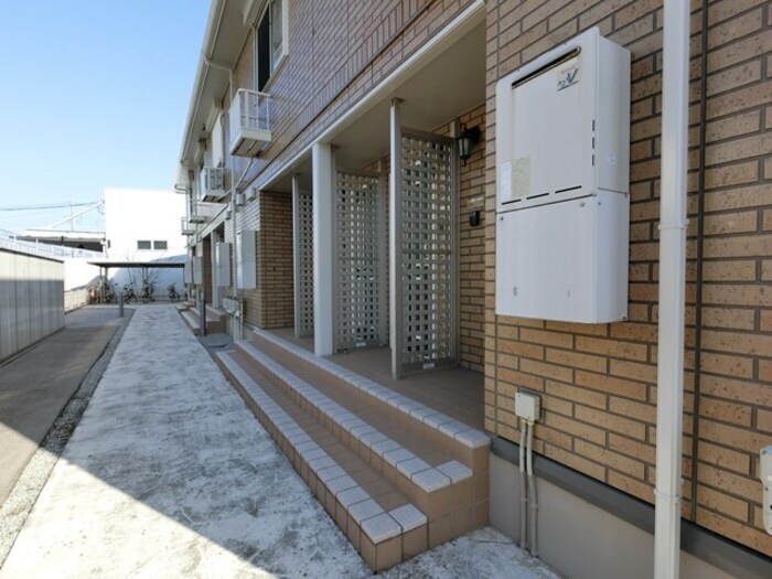 物件外観写真4　(エントランス)