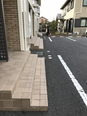 物件外観写真4　(エントランス)