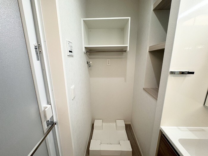 物件内観写真16　(洗濯機置場)