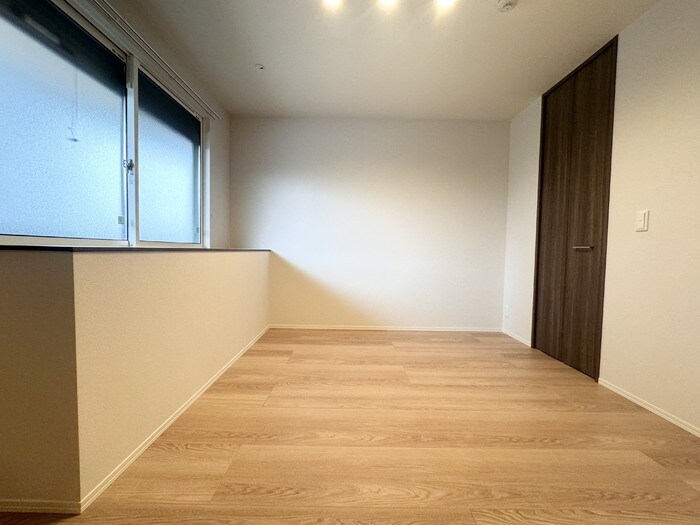 物件内観写真16　(洋室)