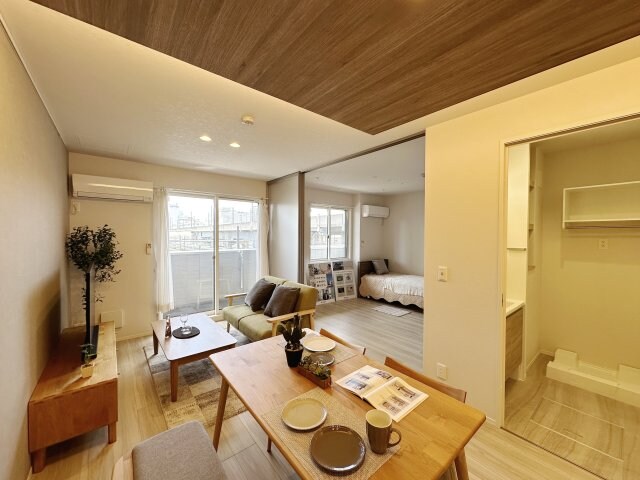 物件内観写真3　(家具・家電は展示品となります。)