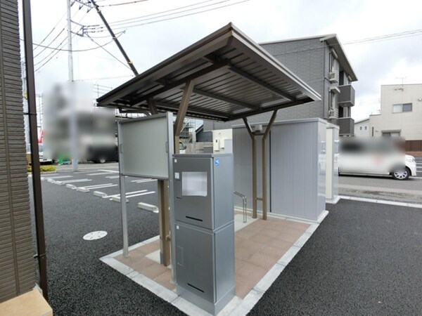 駐輪場（宅配ボックス有ります）