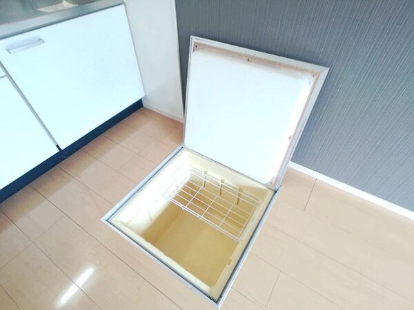 収納(床下収納)