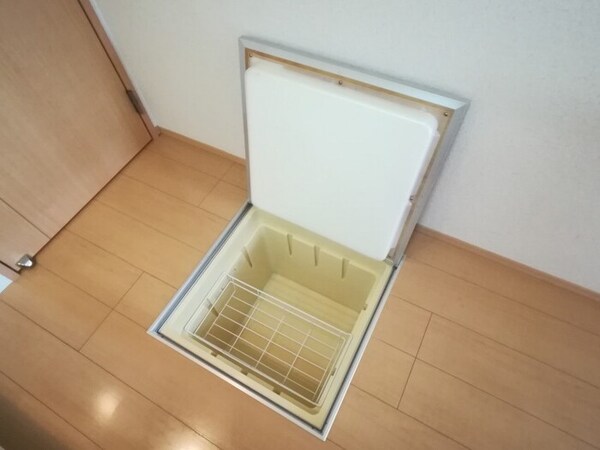 収納(床下収納)
