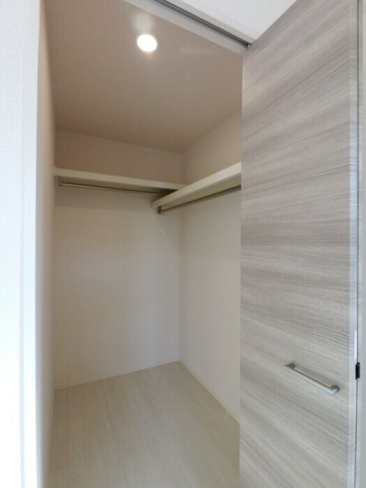 物件内観写真13　(洋室・ウォークインクローゼット)