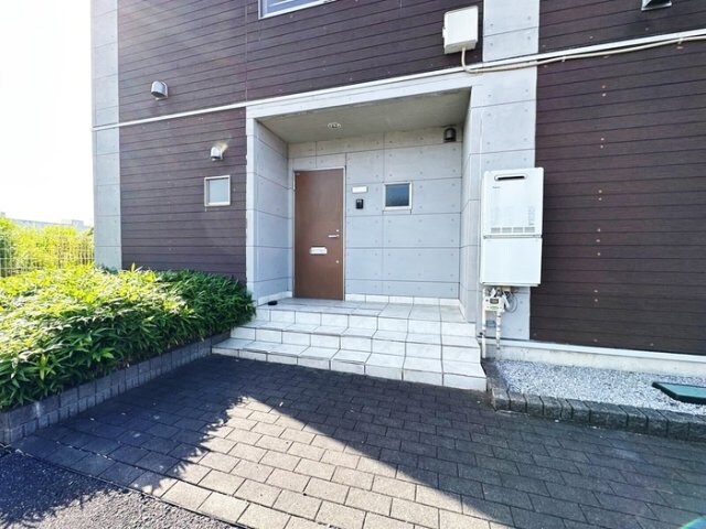 物件外観写真4　(エントランス)