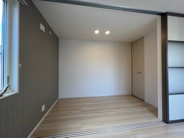 物件内観写真11　(洋室)