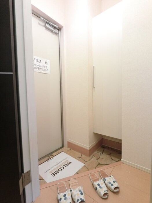 物件内観写真13　(シューズボックス付き玄関)