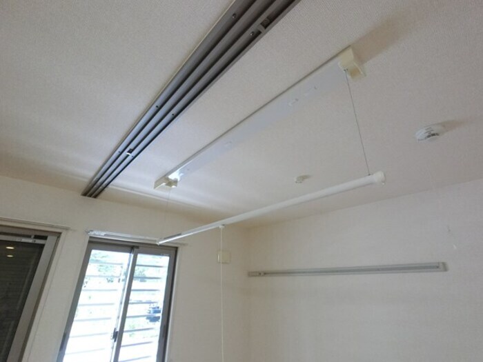 物件内観写真17　(LDK 室内物干し)