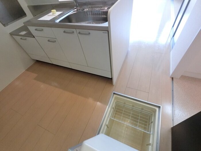 物件内観写真18　(キッチン 床下収納)