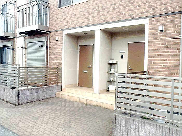 物件外観写真3　(エントランス)