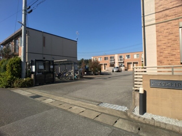 物件外観写真4　(物件出入口)