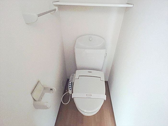 物件内観写真11　(温水洗浄暖房便座)