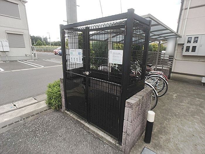 物件内観写真20　(敷地内ごみステーション)