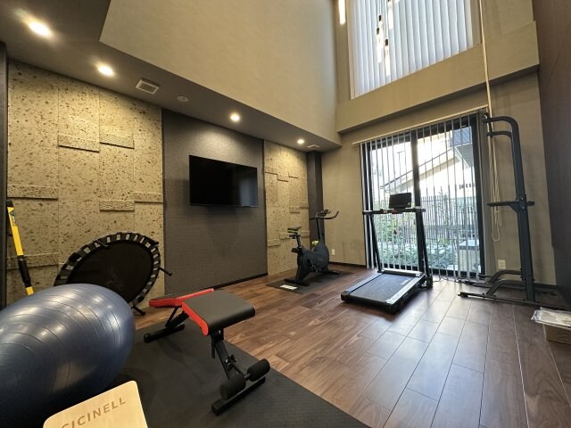 物件内観写真5　(入居者様用のパーソナルジムがあります！)