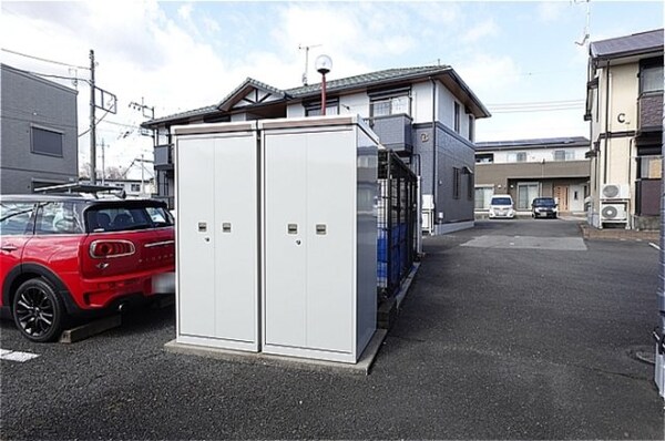 外部物置と敷地内ゴミステーション