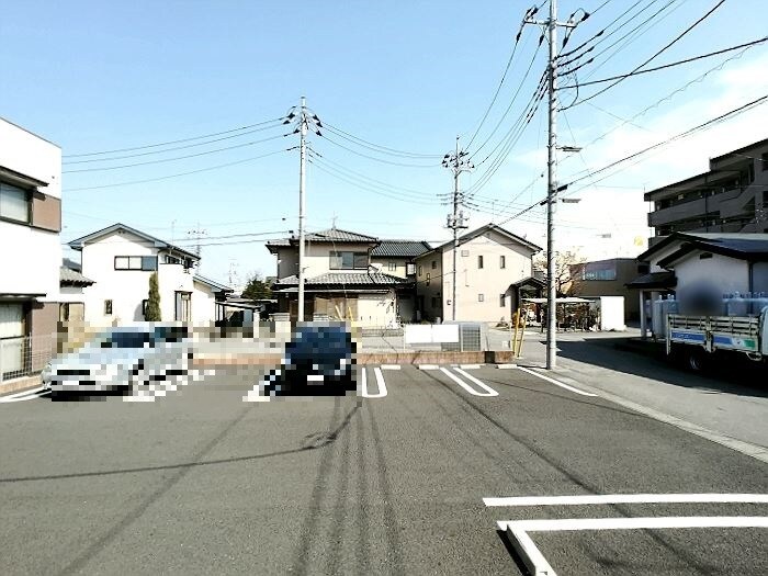 物件外観写真6　(物件東側)