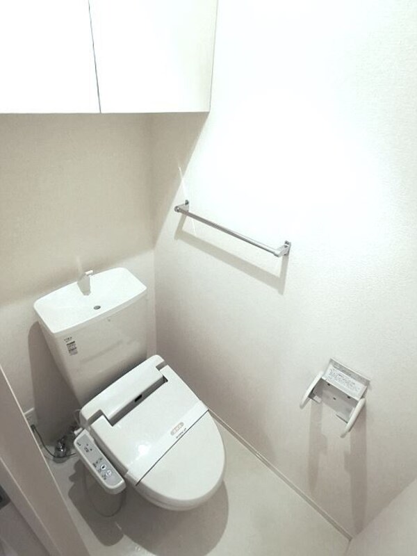 トイレ(温水洗浄暖房便座のトイレ)