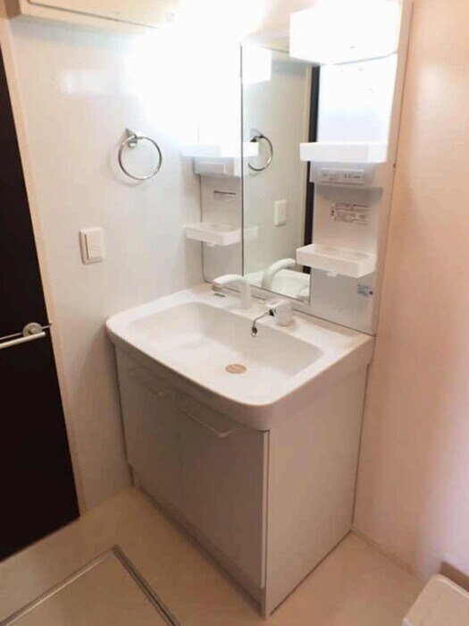 物件内観写真9　(洗髪洗面化粧台)