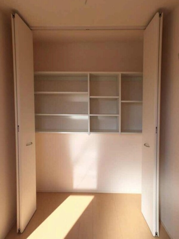 洋室(洋室・収納)