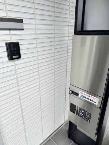 物件内観写真25　(宅配ボックス、メールボックス（画像は103号室のものになりま)