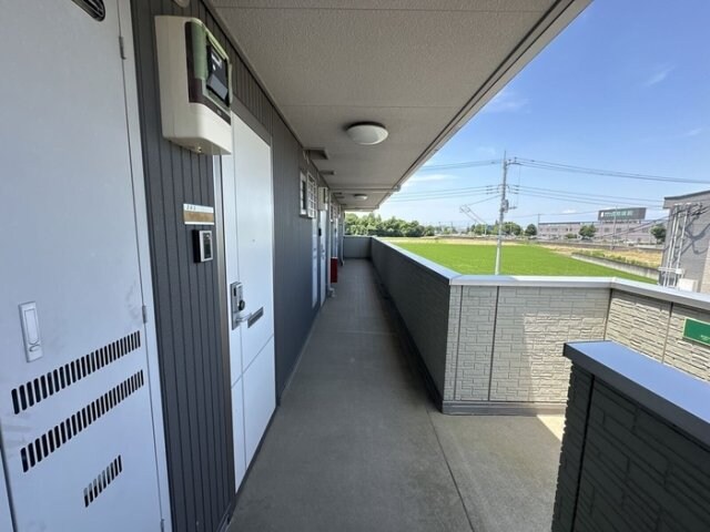 物件外観写真3　(ロビー)