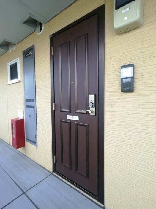 物件内観写真19　(玄関前)