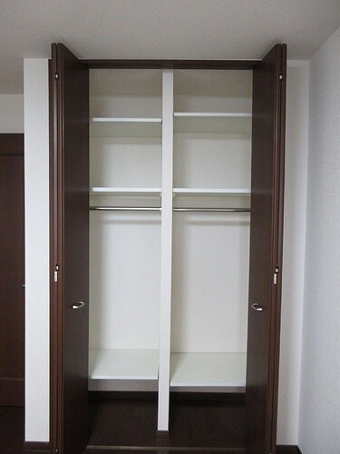 物件内観写真12　(クロゼット（内装後）)