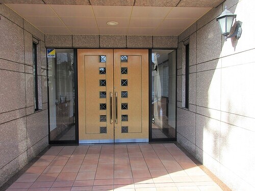 物件外観写真2　(エントランス)