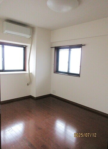 物件内観写真10　(洋室約6.3畳)