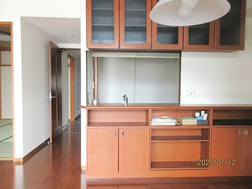 物件内観写真18　(リビングダイニング　別角度)