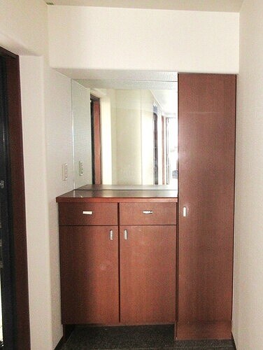 物件内観写真19　(下足入)