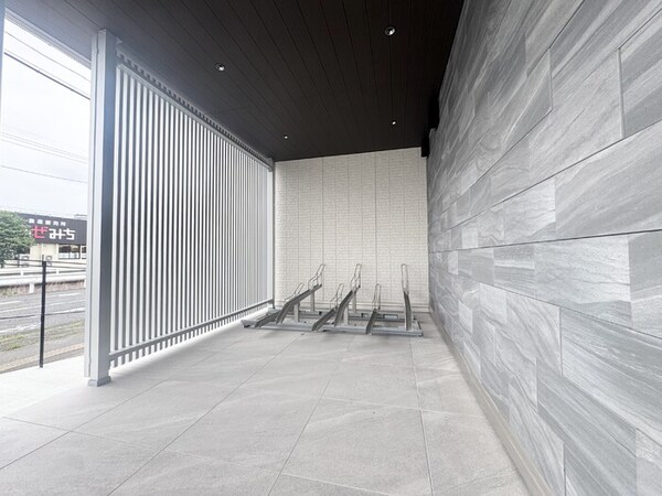 建物設備(駐輪場)