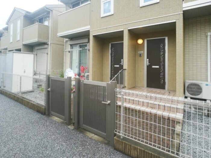 物件外観写真4　(エントランス)