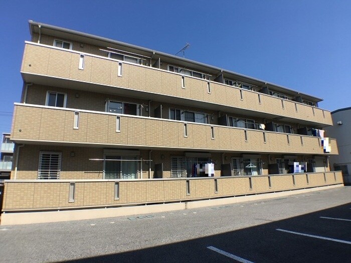 物件外観写真1　(建物外観)