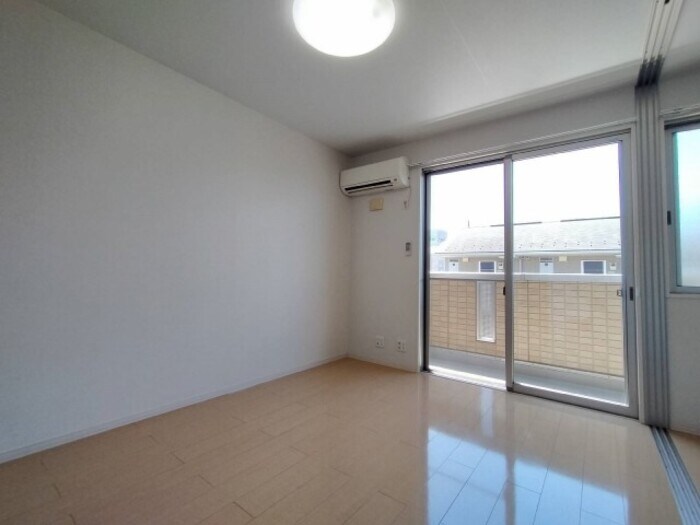 物件内観写真5　(リビング)