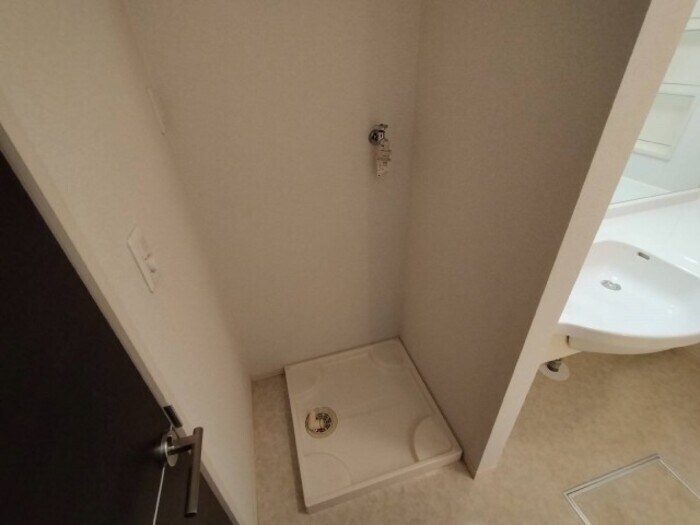 物件内観写真16　(洗濯機置き場)