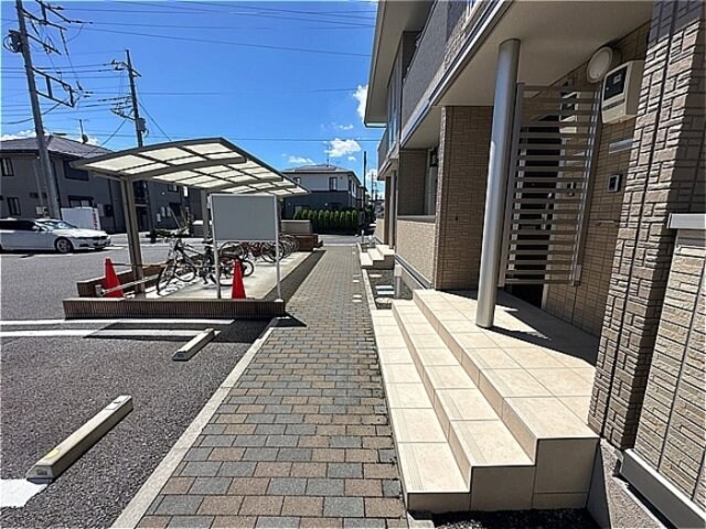 物件外観写真3　(エントランス)